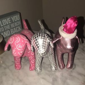 Victoria’s Secret pink dogs